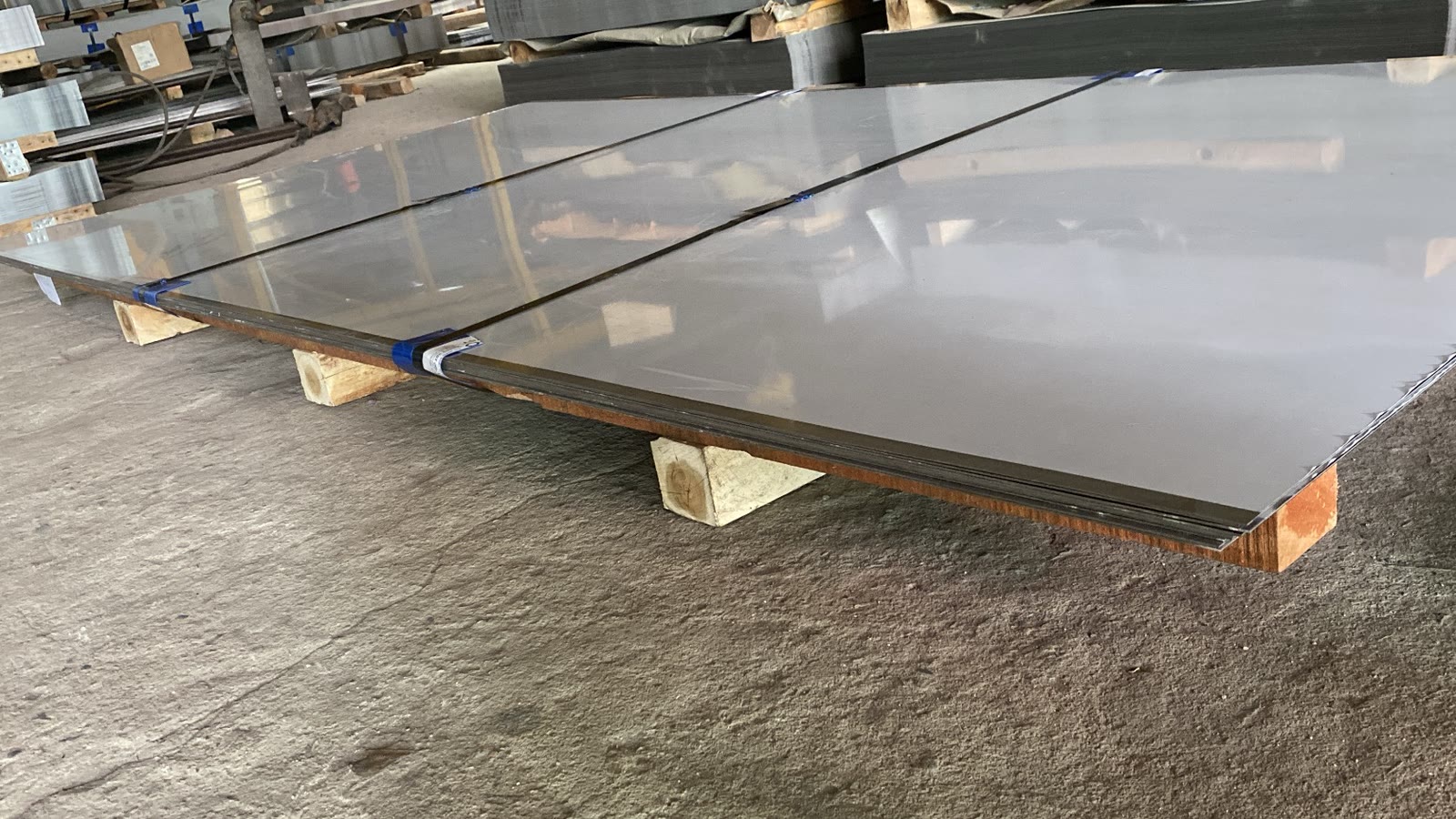 Cắt tấm nhôm, inox theo kích thước tại Kim Khí 506